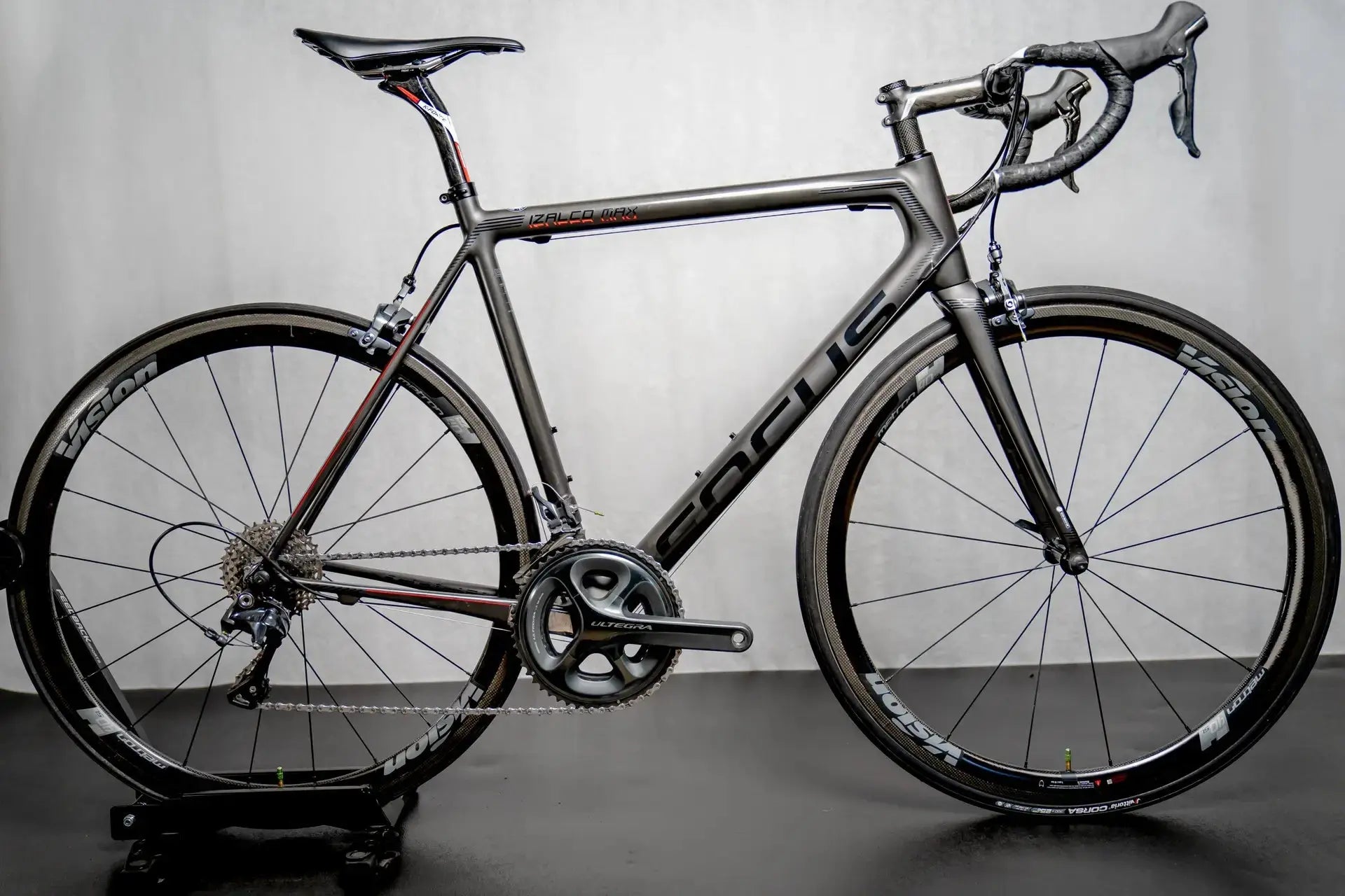 **SOLD** 2016 Focus Izalco Max (56cm) - Dialed Cycling Lab