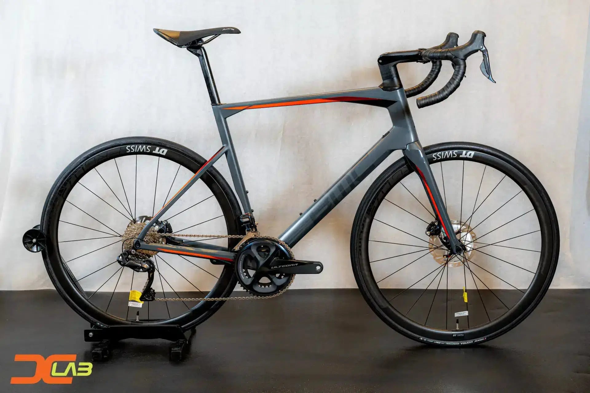 **SOLD** 2019 BMC Roadmachine 01 THREE (58cm) - Dialed Cycling Lab