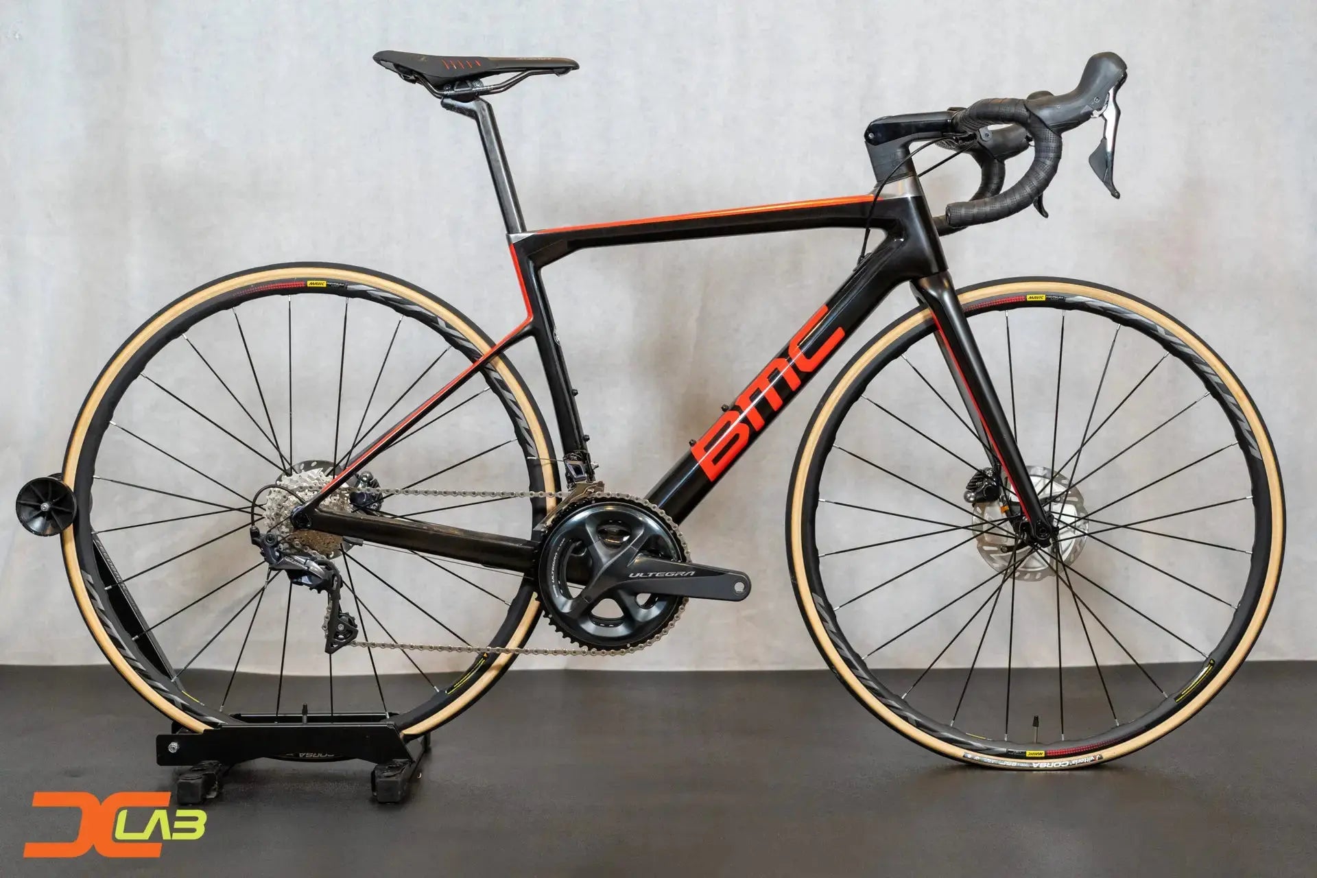 **SOLD** 2019 BMC Teammachine SLR 01 DISC FOUR - Dialed Cycling Lab
