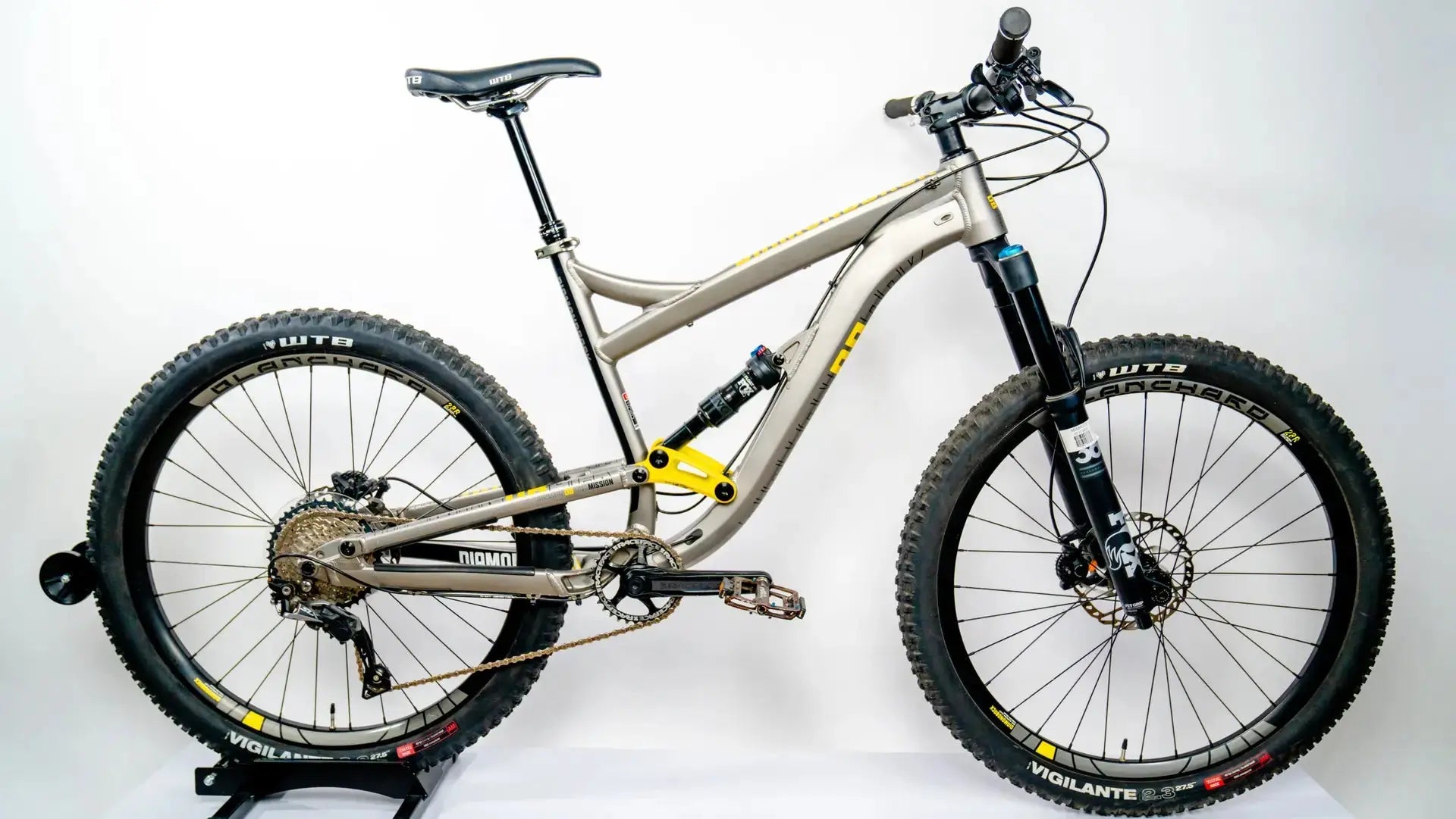 **SOLD** Diamondback Mission 2 (Large) - Dialed Cycling Lab