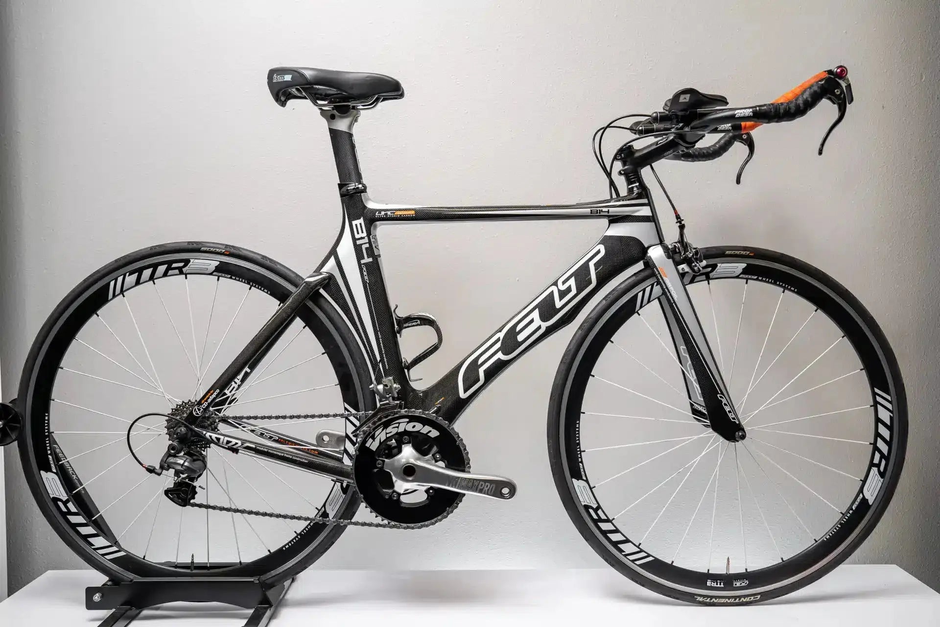 **SOLD** Felt B14 Di2 (47cm) - Dialed Cycling Lab