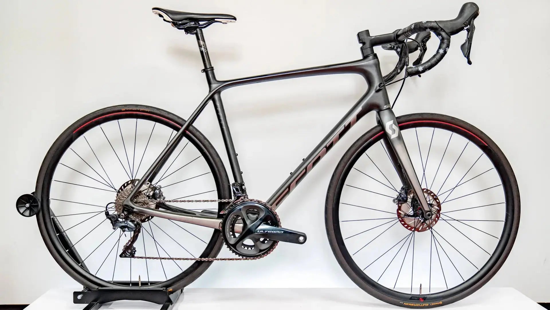 **SOLD** Scott Addict 10 Disc (56cm) - Dialed Cycling Lab