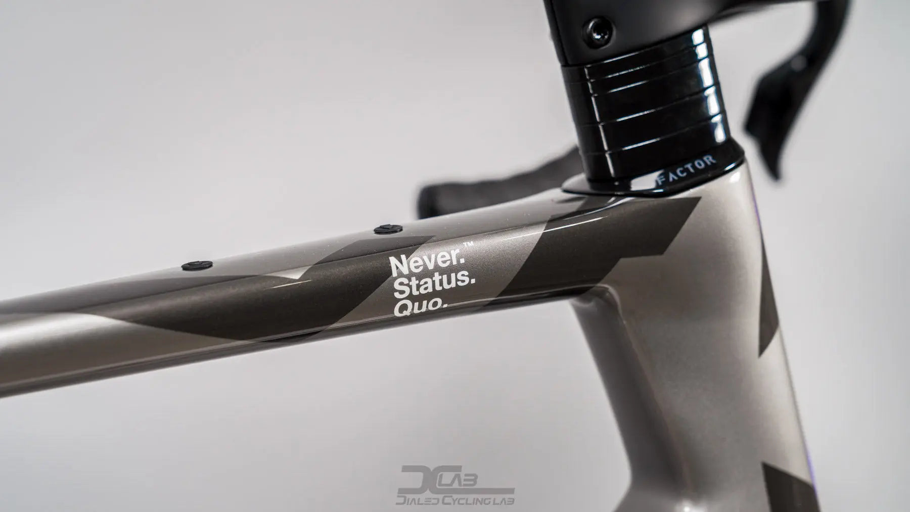 Factor Aluto - Quattro Grey | 58cm | Custom Factor