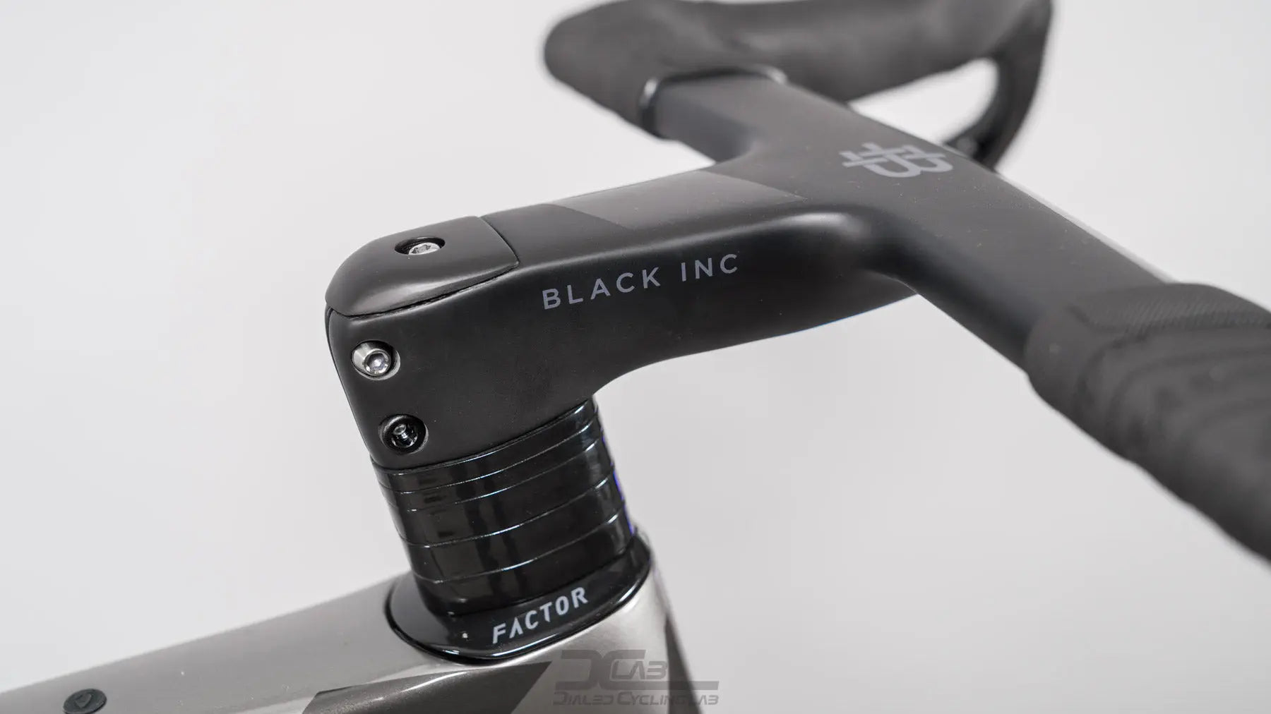 Factor Aluto - Quattro Grey | 58cm | Custom Factor