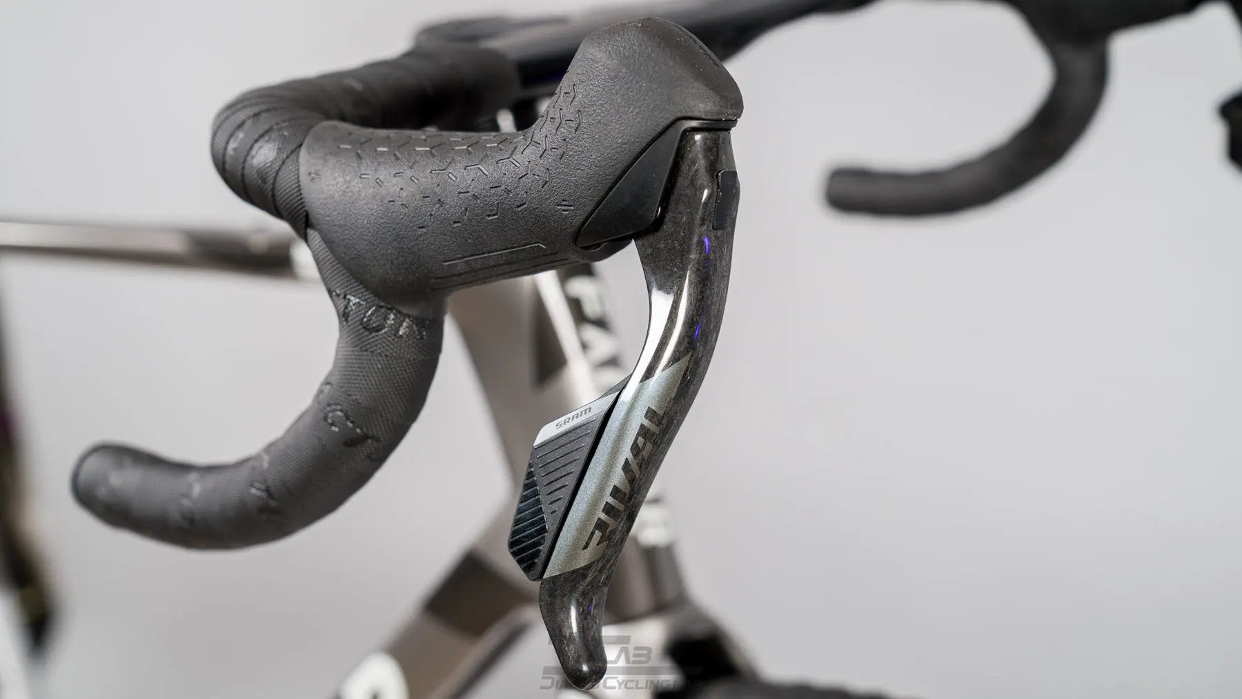 Factor Aluto - Quattro Grey | 58cm | Custom Factor