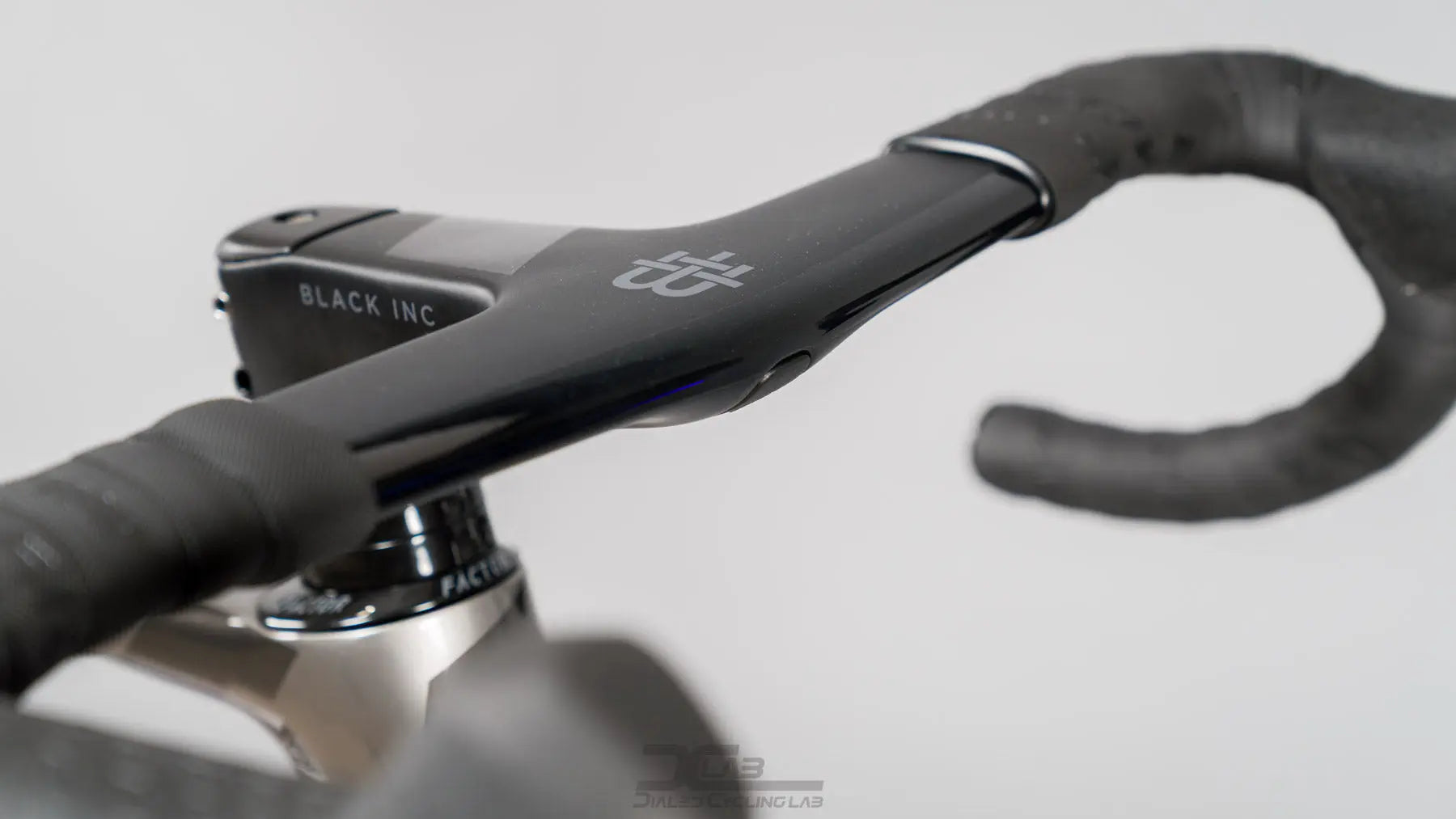 Factor Aluto - Quattro Grey | 58cm | Custom Factor