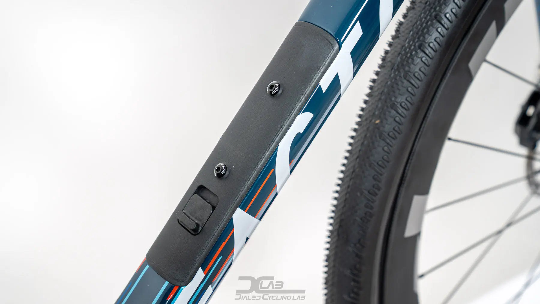 Factor Aluto - Raptor Blue | 56cm | Custom Factor