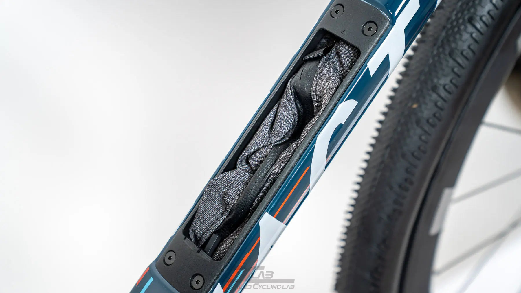 Factor Aluto - Raptor Blue | 56cm | Custom Factor