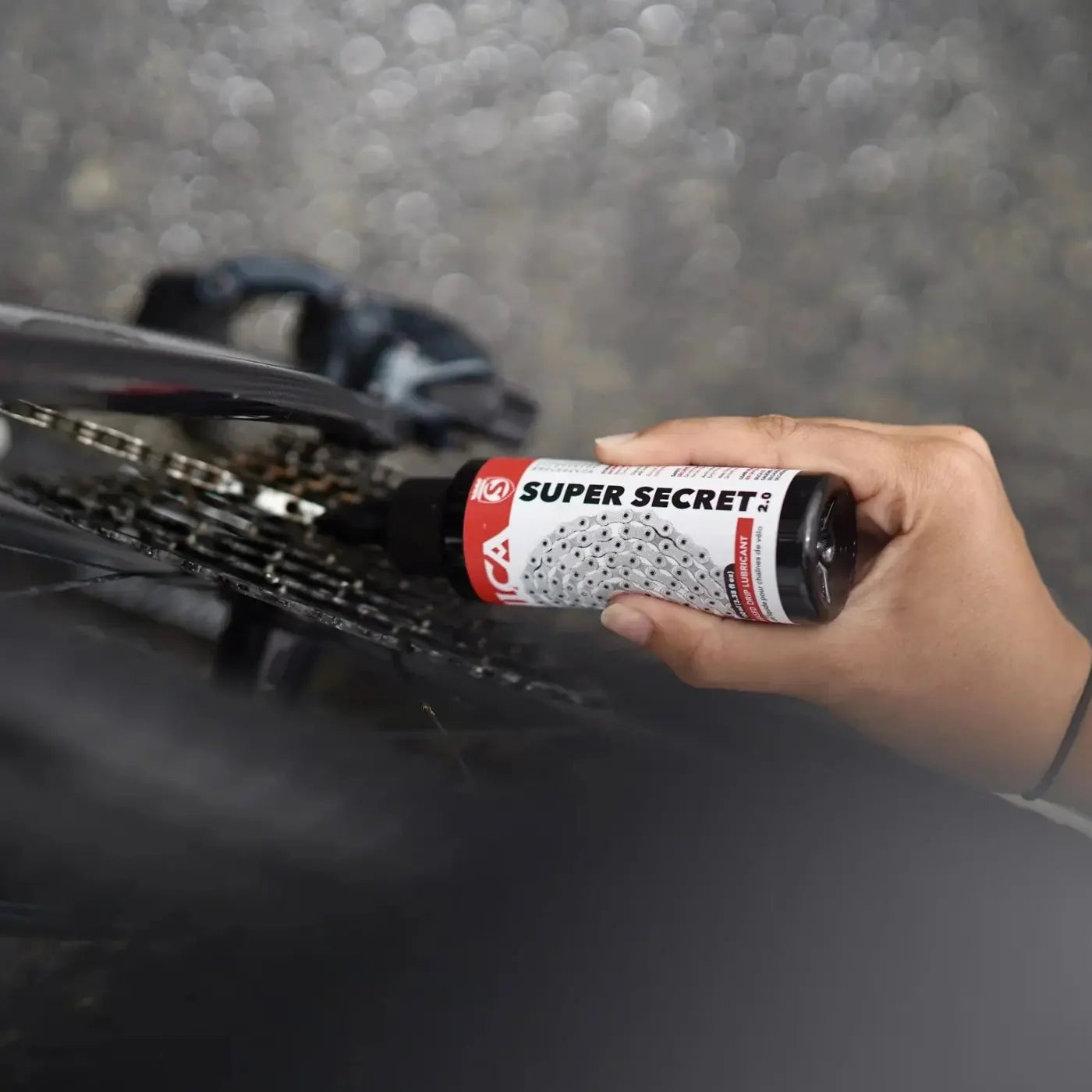 Silca Super Secret 2.0 Chain Lube 100ml applied to bicycle chain Silca