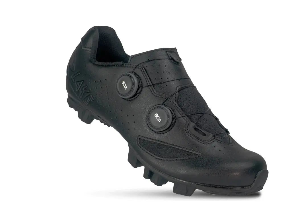 Lake Cycling MX190 Black mountain bike shoe front view