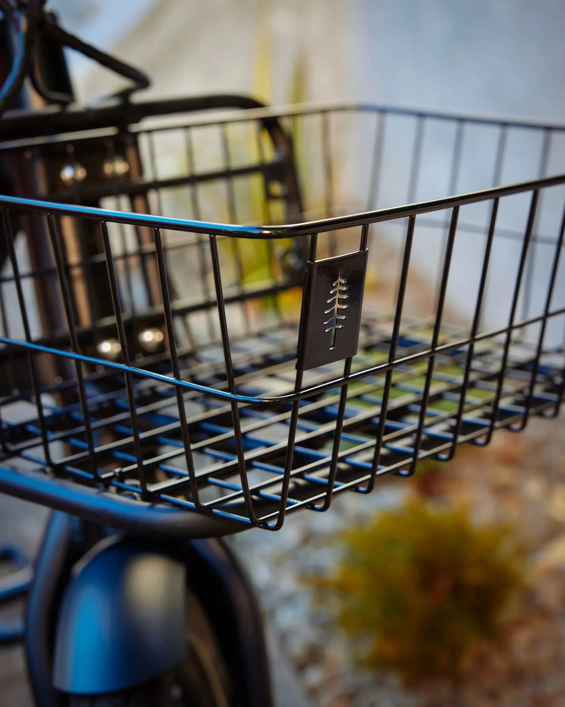 PDW Timber to Town ZigZag Basket Medium mounted on bike